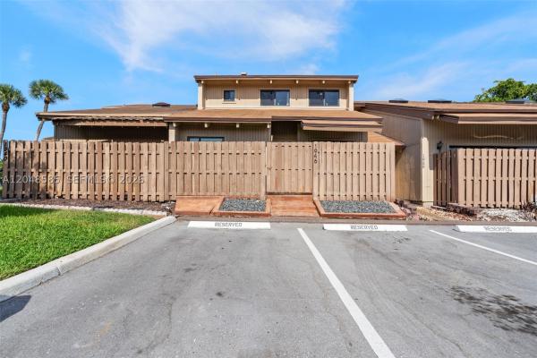 The Escape At Arrowhead, 1946 SW 81st Ter, Davie, Florida 33324, image 3