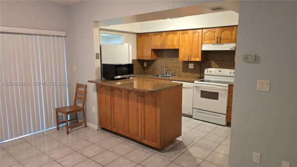 8401 SW 107th Ave #174E, Unincorporated Dade County, Florida 33173, image 1