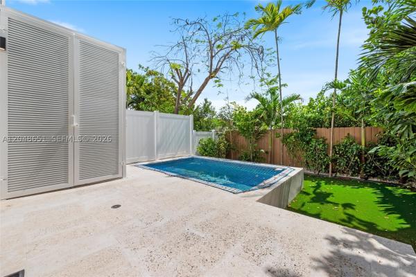 Silver Bluff Gardens, 2785 SW 34th Ave, Miami, Florida 33133, image 2