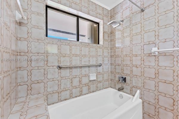 Casa Bella Villas, 2525 NE 135th St, North Miami, Florida 33181, image 3