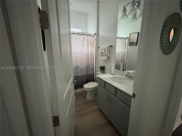 5933 Berwick Ln, Naples, Florida 34142, image 2