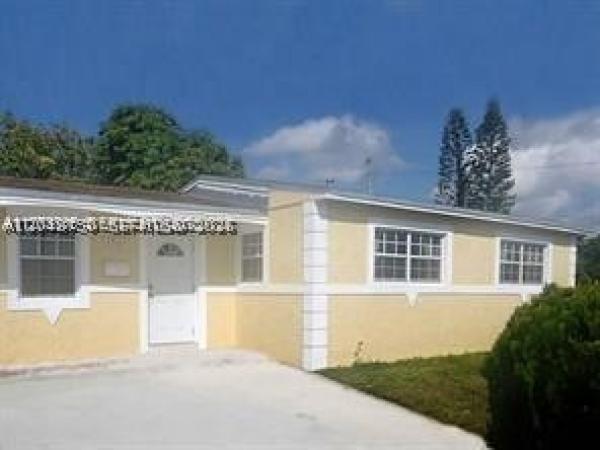 Norwood, 1231 NW 190th St #., Miami Gardens, Florida 33169, image 2