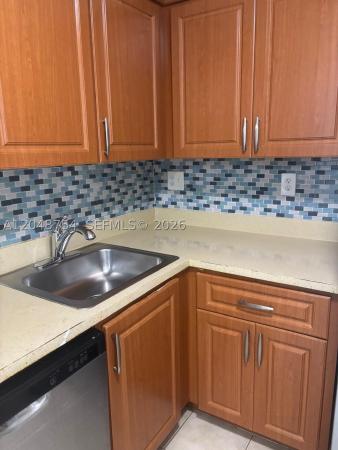 7110 NW 179th St #211, Hialeah, Florida 33015, image 3