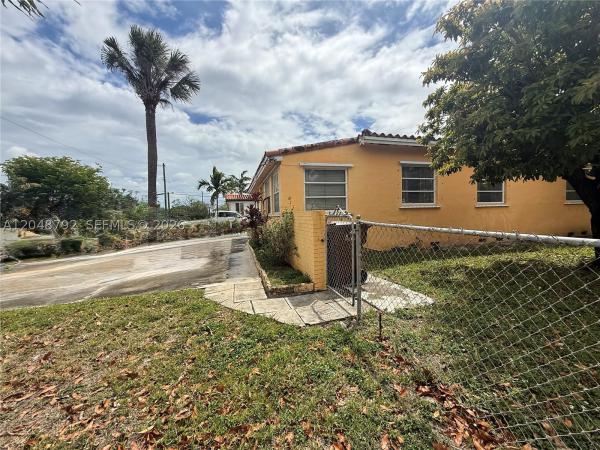 4470 W 1st Ave, Hialeah, Florida 33012, image 1