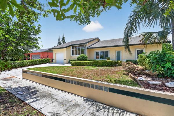 16430 SW 107th Ct, Unincorporated Dade County, Florida 33157, image 2