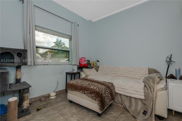 Essex Village, 750 NE 4th Pl, Hialeah, Florida 33010, image 2