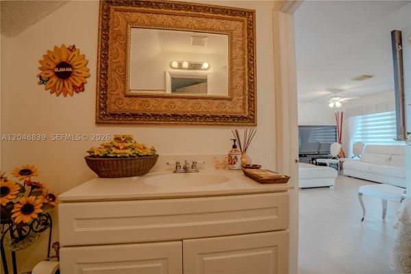 19702 NW 84th Pl, Hialeah, Florida 33015, image 1