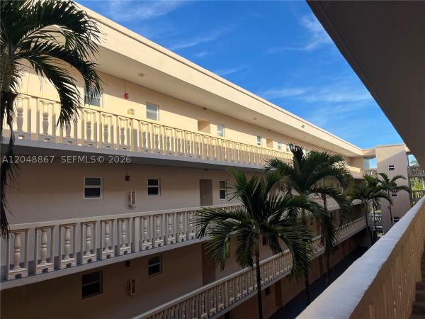 Gulfstream Garden, 410 SE 2nd St #408, Hallandale Beach, Florida 33009, image 1