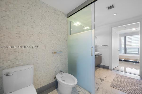 Epic Hotel & Residences, 200 Biscayne Boulevard Way #4314, Miami, Florida 33131, image 2