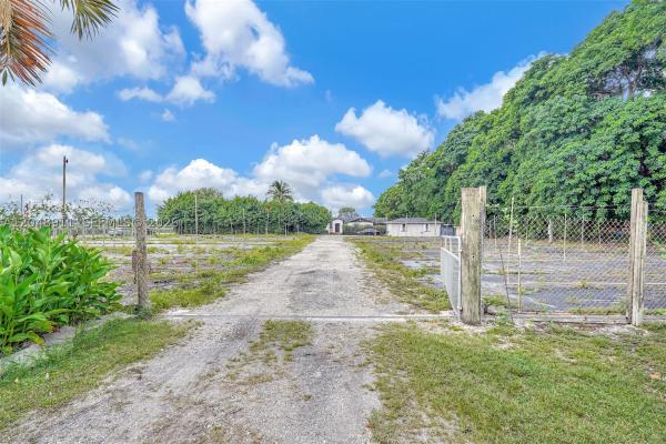 19200 SW 216th St, Unincorporated Dade County, Florida 33170, image 1