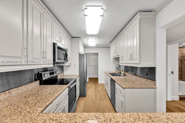 Lindal, 200 Golden Isles Dr #203, Hallandale Beach, Florida 33009, image 2