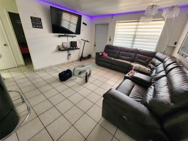 654 W 29th St #4, Hialeah, Florida 33012, image 3