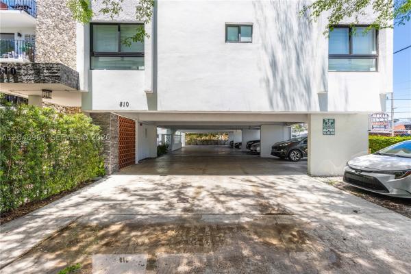 Douglas, 810 Salzedo St #10, Coral Gables, Florida 33134, image 2