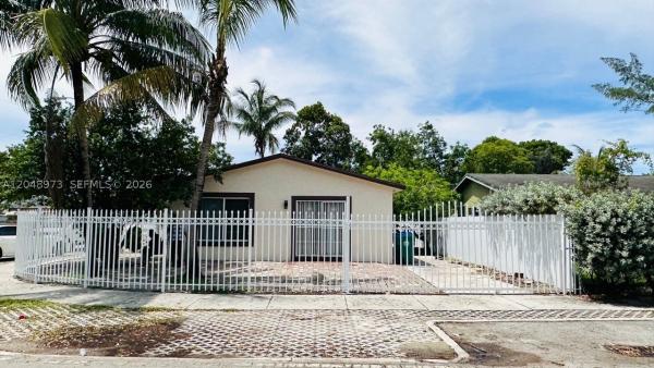 Le Roi, 1095 NW 38th St, Miami, Florida 33127, image 1