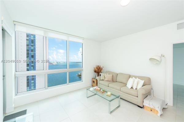 Met 1, 300 S Biscayne Blvd #T-2814, Miami, Florida 33131, image 2