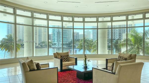 Met 1, 300 S Biscayne Blvd #T-2814, Miami, Florida 33131, image 3