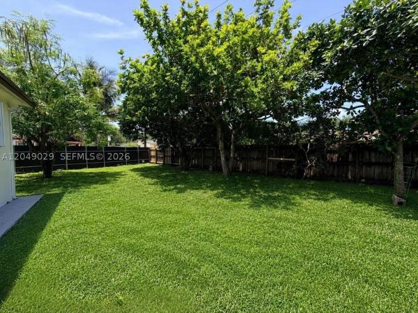Bell Gardens, 19202 NW 23rd Ct, Miami Gardens, Florida 33056, image 2
