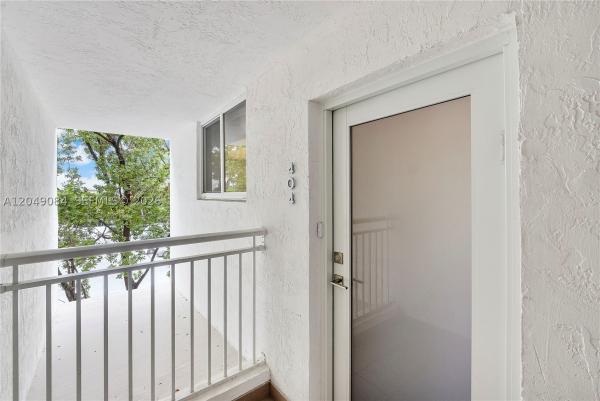 West Bay Gardens, 1666 West Ave #404, Miami Beach, Florida 33139, image 3