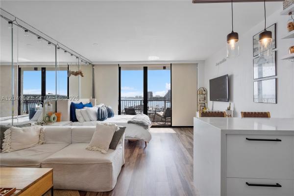 Venetia, 555 NE 15th St #518, Miami, Florida 33132, image 3