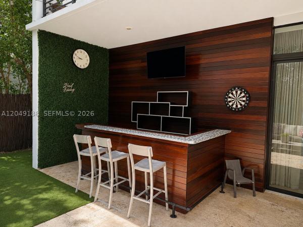 Casa Bianca, 8631 Arboretum Ln, Miami, Florida 33138, image 3