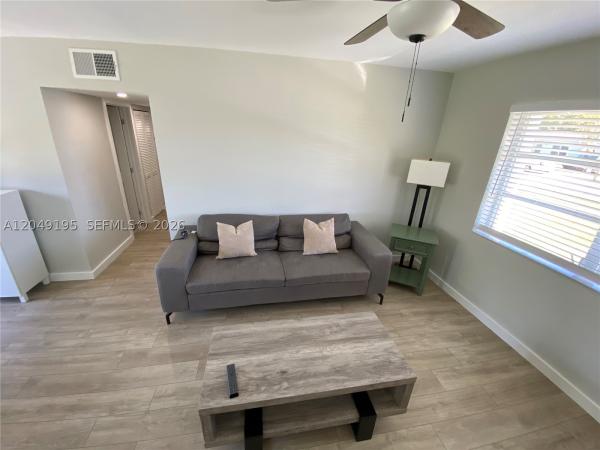 11121 SW 46th St, Unincorporated Dade County, Florida 33165, image 3