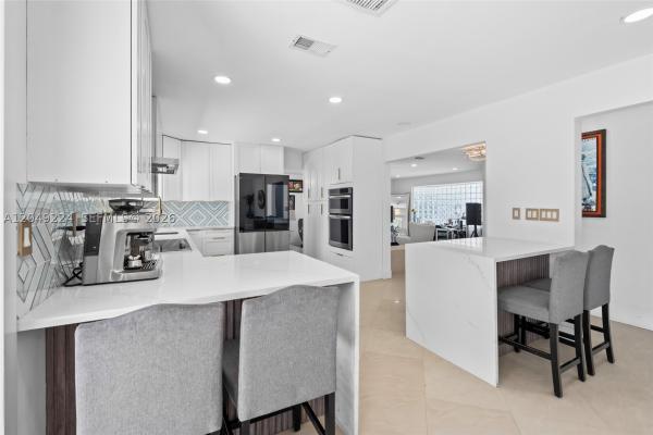 20235 Highland Lakes Blvd, Unincorporated Dade County, Florida 33179, image 3