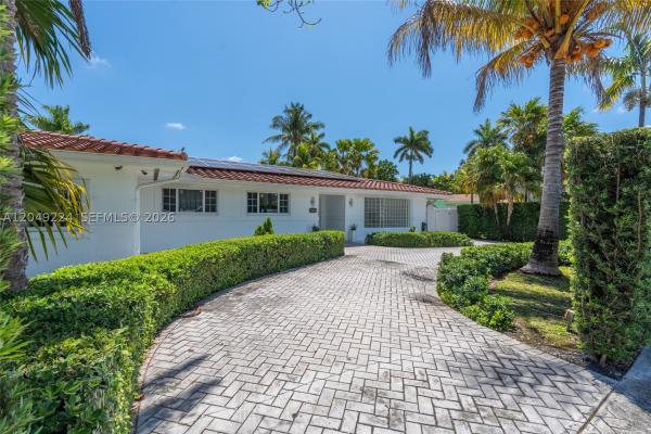 20235 Highland Lakes Blvd, Unincorporated Dade County, Florida 33179, image 1