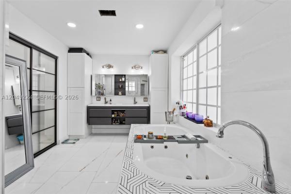 20235 Highland Lakes Blvd, Unincorporated Dade County, Florida 33179, image 2