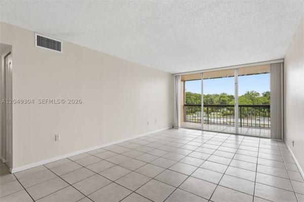 10425 SW 112th Ave #302, Unincorporated Dade County, Florida 33176, image 2