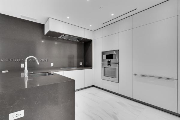 300 Biscayne Boulevard Way #3009W, Miami, Florida 33131, image 1