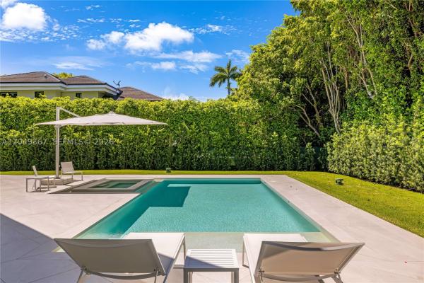 Cocoplum, 7180 E Lago Dr, Coral Gables, Florida 33143, image 2
