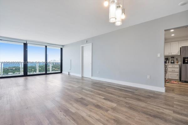 Waterview 2, 20515 E Country Club Dr #2044, Aventura, Florida 33180, image 2