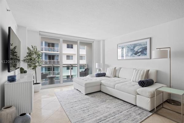 The Collins, 6917 Collins Ave #1512, Miami Beach, Florida 33141, image 2