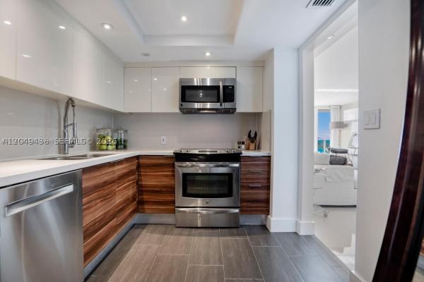 Arlen House East, 100 Bayview Dr #1622, Sunny Isles Beach, Florida 33160, image 2