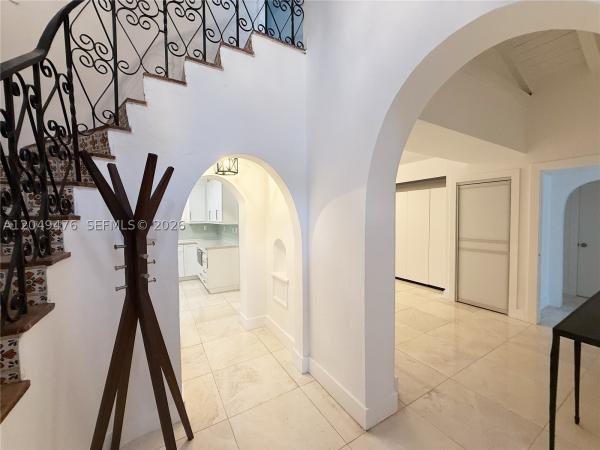 Beach View, 5835 Lagorce Dr, Miami Beach, Florida 33140, image 2