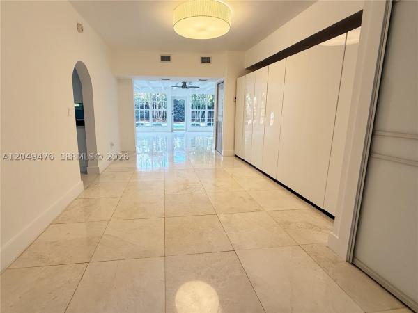 Beach View, 5835 Lagorce Dr, Miami Beach, Florida 33140, image 1