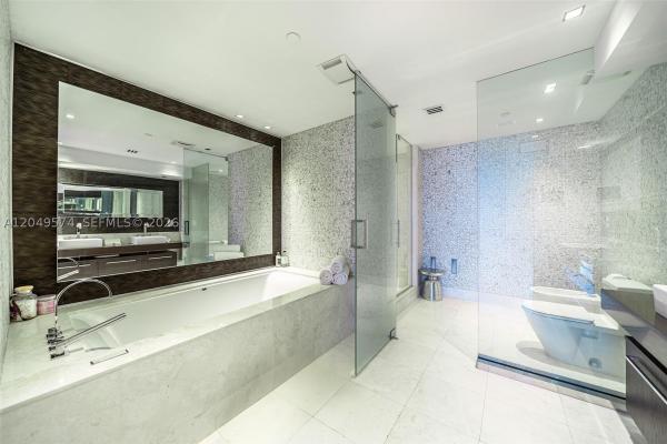 Jade Ocean, 17121 Collins Ave #4208, Sunny Isles Beach, Florida 33160, image 3