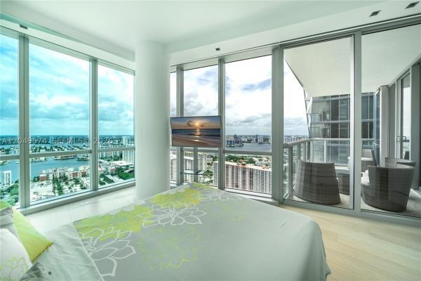 Jade Ocean, 17121 Collins Ave #4208, Sunny Isles Beach, Florida 33160, image 2