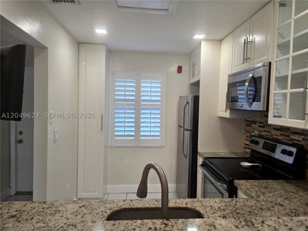 7970 SW 152nd #204, Unincorporated Dade County, Florida 33193, image 3