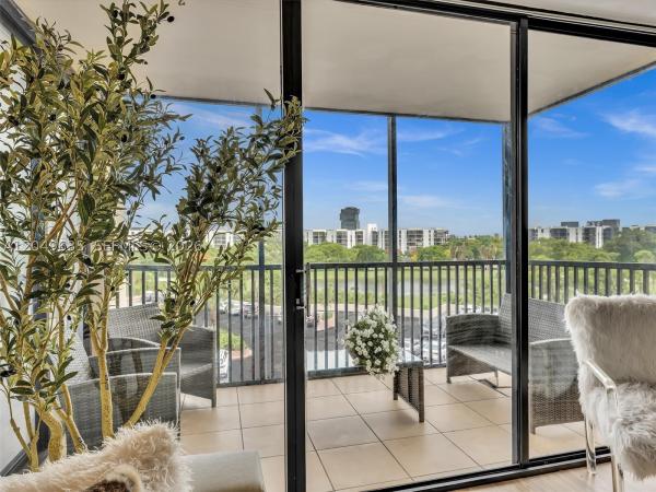 Coronado Tower 2, 20301 W Country Club Dr #622, Aventura, Florida 33180, image 1