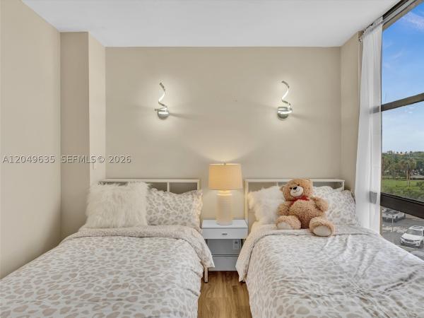 Coronado Tower 2, 20301 W Country Club Dr #622, Aventura, Florida 33180, image 2