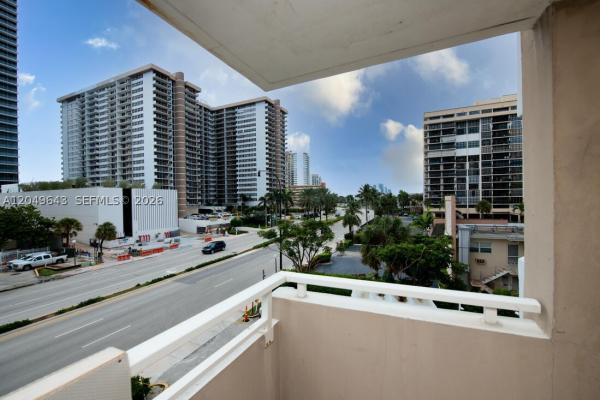 The Hemispheres, 1985 S Ocean Dr #2Q, Hallandale Beach, Florida 33009, image 3