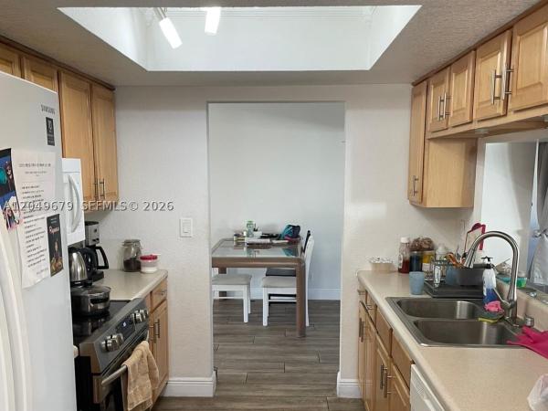 Mainlands Of Tamarac Lakes, 4401 NW 43rd Ave, Tamarac, Florida 33319, image 1