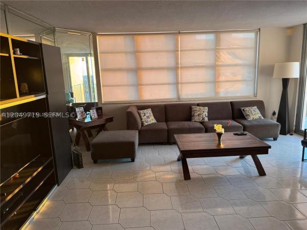 Commodore Plaza Townhouse, 2750 NE 183rd St #1503, Aventura, Florida 33160, image 2