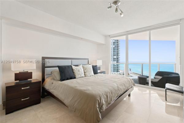 La Perla, 16699 Collins Ave #1604, Sunny Isles Beach, Florida 33160, image 3