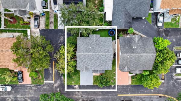 Charleston In The Pines, 490 NW 102nd Ter, Pembroke Pines, Florida 33026, image 1