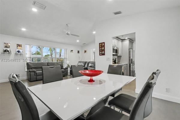 Waterford Homes, 2403 SW 12th Ct, Deerfield Beach, Florida 33442, image 1
