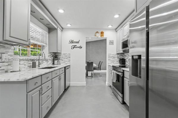 Waterford Homes, 2403 SW 12th Ct, Deerfield Beach, Florida 33442, image 2
