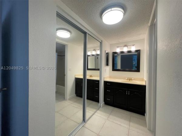 Live Oak Of Pine Island Ridge, 9441 Live Oak Pl #209, Davie, Florida 33324, image 2