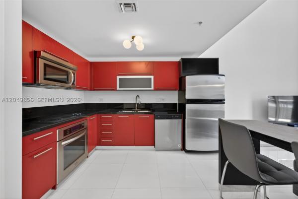 Vizcayne South, 253 NE 2nd St #424, Miami, Florida 33132, image 2